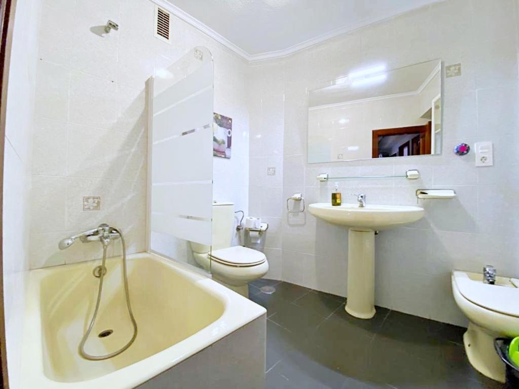 Apartamentos Milan 1 Wifi Y Parking Gratuito Οβιέδο Εξωτερικό φωτογραφία