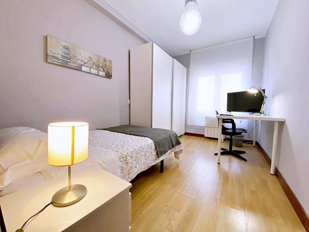 Apartamentos Milan 1 Wifi Y Parking Gratuito Οβιέδο Εξωτερικό φωτογραφία